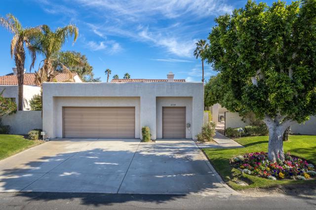 10109 Lakeview Drive, Rancho Mirage CA: https://media.crmls.org/mediaz/dc933399-1fc9-408b-8c4a-9e478ead6906.jpg