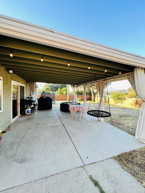449 Worthington Street, Spring Valley CA: https://media.crmls.org/mediaz/dc93c43b-9317-4147-aa1a-97385d1809cc.jpg