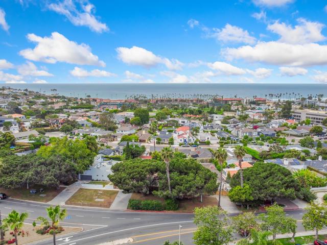 7940 La Jolla Shores Dr, La Jolla CA: https://media.crmls.org/mediaz/dc946e87-d163-4a69-b3d1-e193c6e63738.jpg