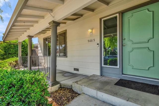 5665 Comanche Drive Drive, San Jose CA: https://media.crmls.org/mediaz/dc94fb7b-8cd1-4c0f-990f-69189d102445.jpg