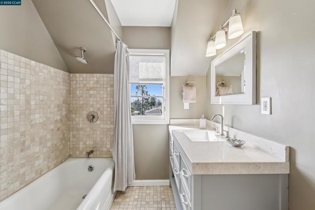 680 Grizzly Peak Blvd, Berkeley CA: https://media.crmls.org/mediaz/dc95db0e-e87d-476e-be27-6b80214a6793.jpg