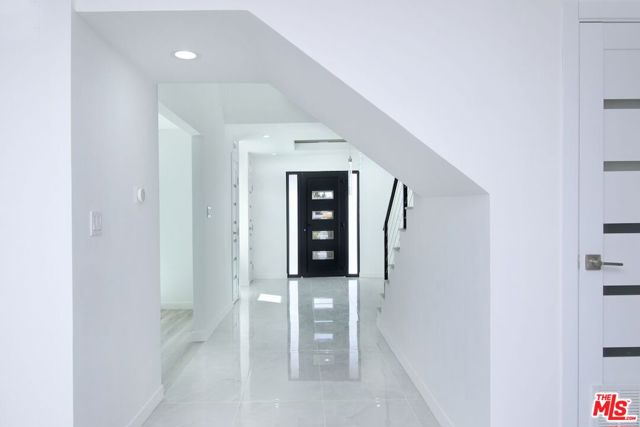 12112 Woodley Avenue, Granada Hills CA: https://media.crmls.org/mediaz/dc961b77-8792-43ac-ba53-f9453e35e443.jpg
