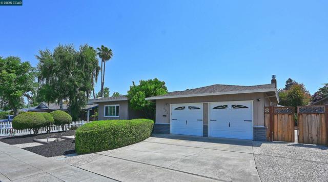 530 Hazel Street, Livermore CA: https://media.crmls.org/mediaz/dc963fc8-7bda-4da1-9690-1765c0ab9c4a.jpg