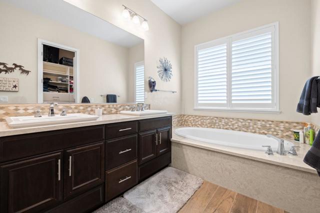 36 Freeport Court, Discovery Bay CA: https://media.crmls.org/mediaz/dc965901-181f-45be-bdee-6d6235b25923.jpg