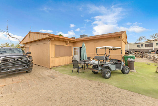 28300 Desert Charm Road, Desert Hot Springs CA: https://media.crmls.org/mediaz/dc968eb2-0847-47c2-801d-8bd801bdf649.jpg
