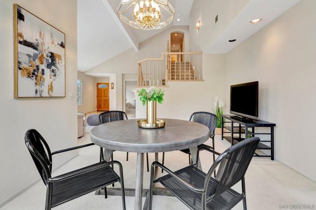 11515 Corte Playa Las Brisas, San Diego CA: https://media.crmls.org/mediaz/dc975ff3-f47f-4f20-bfe1-f68f10a8088a.jpg