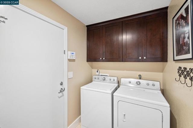 11878 W Vomac Rd, Dublin CA: https://media.crmls.org/mediaz/dc98860b-4f7b-4808-a852-fc434ce440d6.jpg