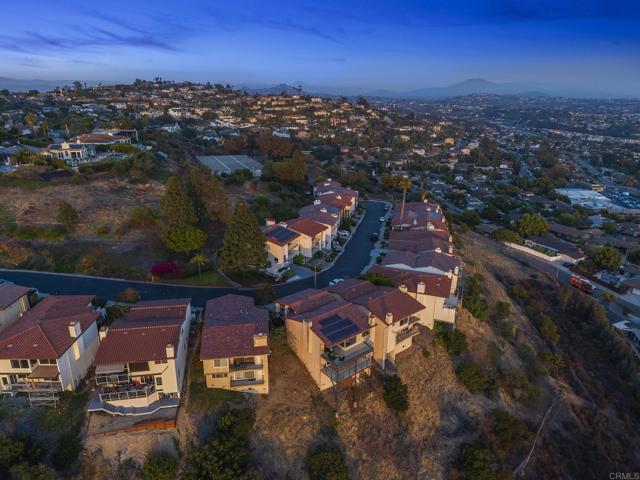 5968 Caminito De La Taza, San Diego CA: https://media.crmls.org/mediaz/dc98bc95-66d6-4071-88be-ed2cf3b78426.jpg