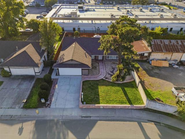 658 Albanese Circle, San Jose CA: https://media.crmls.org/mediaz/dc990bbc-bbd7-4a05-a94e-d1d8254c9577.jpg