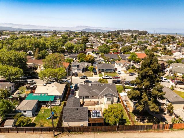 1418 Bradley Court, San Mateo CA: https://media.crmls.org/mediaz/dc997153-8ef2-4d1b-8daa-96600371b5e7.jpg