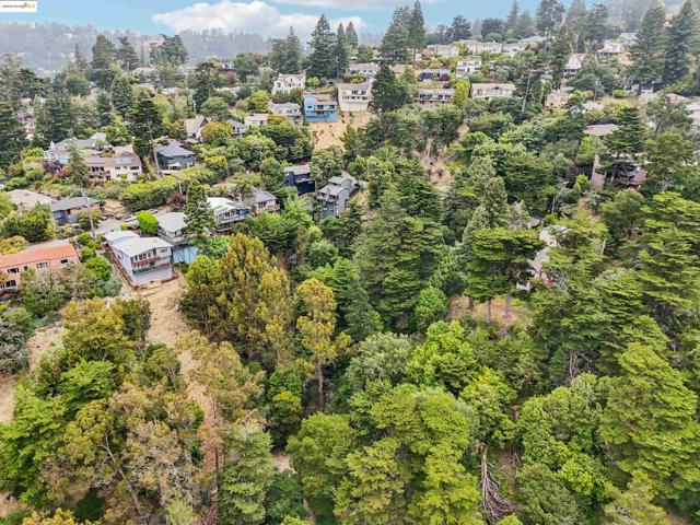 0 Girvin Dr, Oakland CA: https://media.crmls.org/mediaz/dc99f0ad-5f32-4f1b-a37e-9ed8c22576b7.jpg
