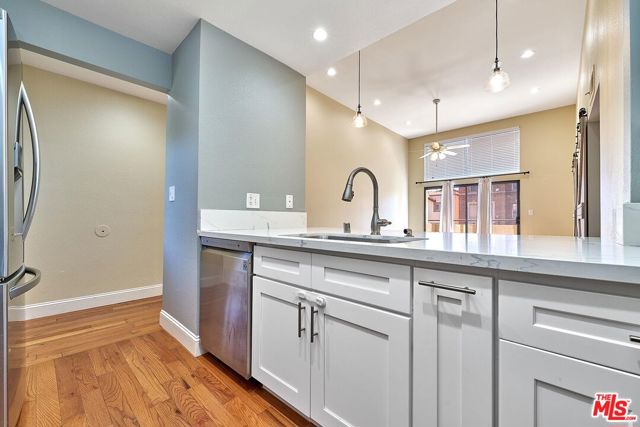 326 S Manhattan Place, Los Angeles CA: https://media.crmls.org/mediaz/dc9a363d-c006-4123-b294-a8b1944990a3.jpg
