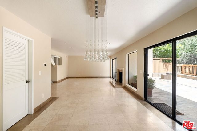 2748 Bottlebrush Drive, Los Angeles CA: https://media.crmls.org/mediaz/dc9ac810-ab3b-4bbf-8dfd-95f7be648dea.jpg