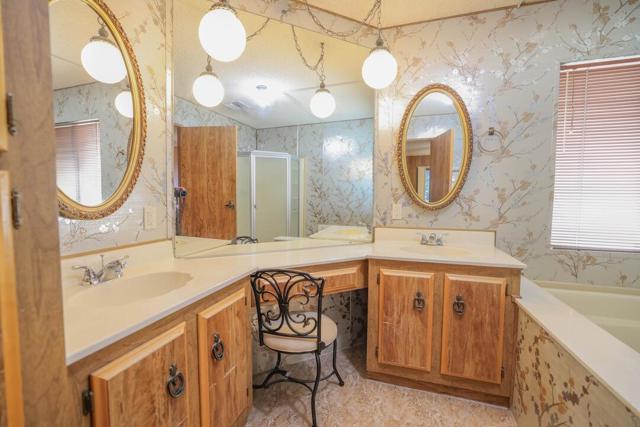33321 Laura Drive, Thousand Palms CA: https://media.crmls.org/mediaz/dc9ad716-a234-4f23-b384-516747d16152.jpg