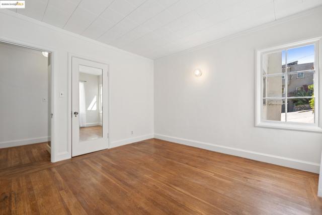 84 Portsmouth Rd, Piedmont CA: https://media.crmls.org/mediaz/dc9b3526-a2ab-44b3-a14d-1431dffed6b9.jpg