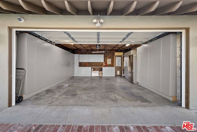 18352 Donmetz Street, Porter Ranch CA: https://media.crmls.org/mediaz/dc9b8851-adfb-44f2-b86c-c8279f4e0a7e.jpg