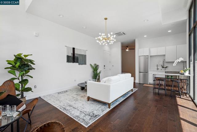 210 Lafayette Circle, Lafayette CA: https://media.crmls.org/mediaz/dc9b9aac-9bf1-43b1-a7fd-08257279feae.jpg