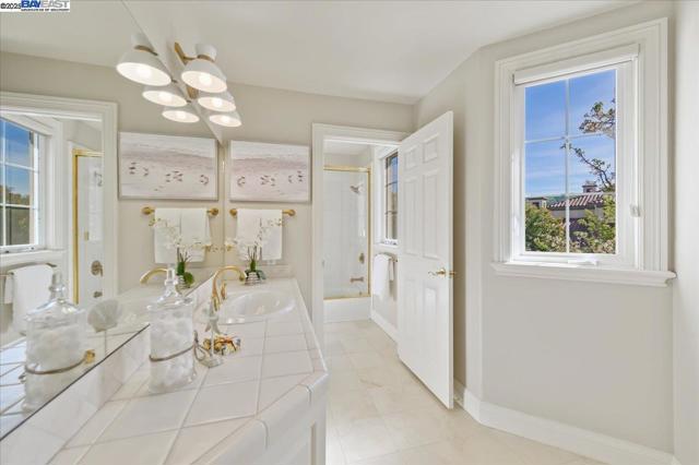 2434 Pomino Way, Pleasanton CA: https://media.crmls.org/mediaz/dc9ba3f4-cfb1-4c9f-92b5-9f46befa532a.jpg