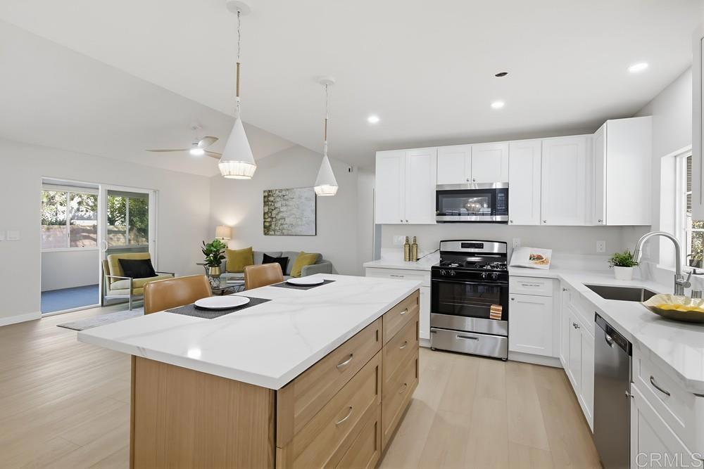 525 W El Norte Pkwy #302