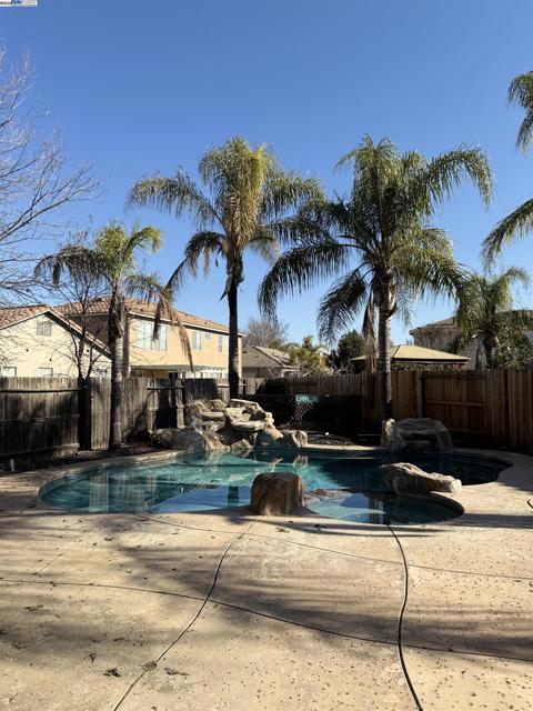 Image 22 of 44 For 9471 Mourverde Court