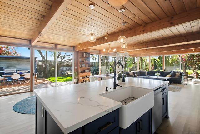 3558 Siembre St, Bonita CA: https://media.crmls.org/mediaz/dc9c5270-3c3b-4acd-a7ce-b19395a1e7e3.jpg