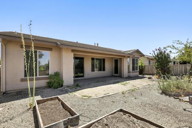 1826 Grand Pheasant Lane, Lincoln CA: https://media.crmls.org/mediaz/dc9c982d-ebe6-4d36-ba05-d597910b795b.jpg