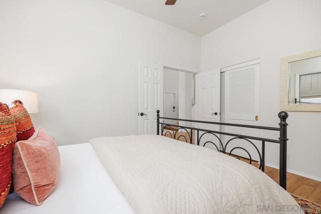 13563 Caminito Carmel, Del Mar CA: https://media.crmls.org/mediaz/dc9cde34-d588-4e67-a9df-fb63c19c0852.jpg
