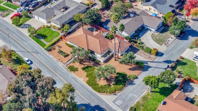 20090 Portola Drive, Salinas CA: https://media.crmls.org/mediaz/dc9cf6a4-af3f-4eb4-91eb-7ee58920df94.jpg