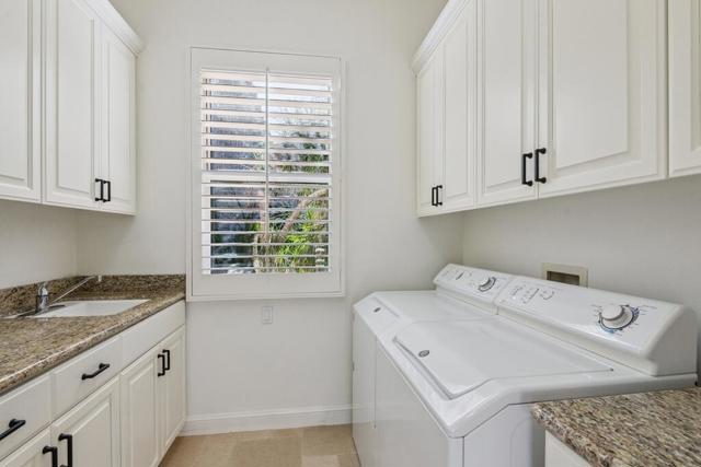 79373 Cetrino, La Quinta CA: https://media.crmls.org/mediaz/dc9cf87f-b9d4-4fb1-a46b-4ff50180882f.jpg