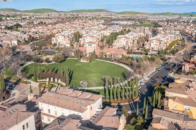 3463 Rimini Ln, Dublin CA: https://media.crmls.org/mediaz/dc9cfc7c-ac06-4b12-8a7f-cf28260148a1.jpg