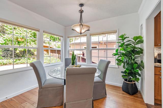 25 Overlake Court, Oakland CA: https://media.crmls.org/mediaz/dc9d090a-c777-4562-bdc4-49d1ee0d5ee2.jpg