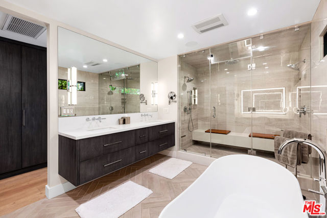 4961 Noeline Avenue, Encino CA: https://media.crmls.org/mediaz/dc9d30bd-0f9c-4528-a9b6-e78ea08e01ff.jpg