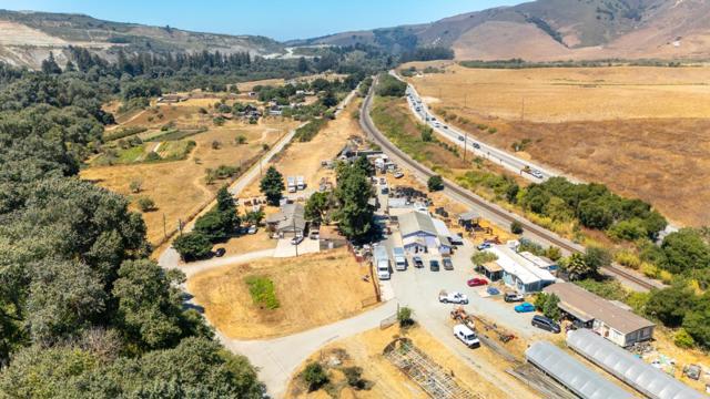 250 Old Chittenden Road, Watsonville CA: https://media.crmls.org/mediaz/dc9e564c-0d68-4577-b31a-2ecec4616055.jpg