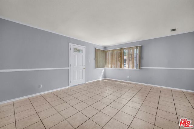38869 Juniper Tree Road, Palmdale CA: https://media.crmls.org/mediaz/dc9f44fa-31d3-4cd1-bb18-eac6a902a2b2.jpg