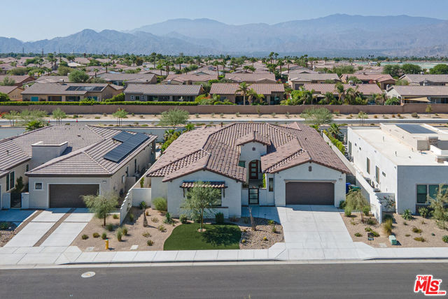 75601 Montage, Palm Desert CA: https://media.crmls.org/mediaz/dc9f8944-2727-4389-8990-e78cc2cdd875.jpg