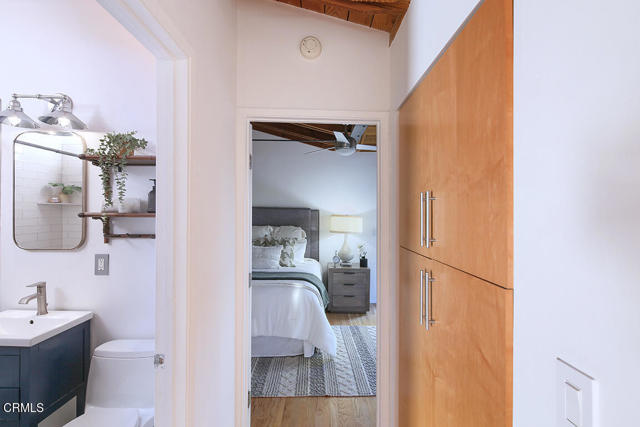 Detail Gallery Image 19 of 42 For 3363 Hollydale Dr, Los Angeles,  CA 90039 - 3 Beds | 3/1 Baths