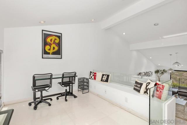6423 Caminito Aronimink, La Jolla CA: https://media.crmls.org/mediaz/dc9fe923-37de-4566-91f3-e5ad73dadc03.jpg
