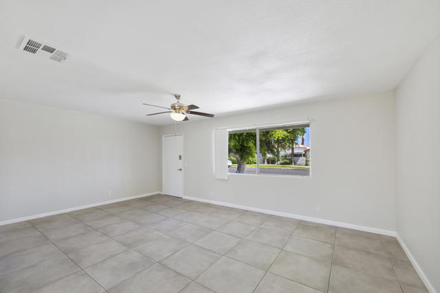 73765 Catalina Way, Palm Desert CA: https://media.crmls.org/mediaz/dca1575c-72b4-4d88-be01-fedf570fa19d.jpg