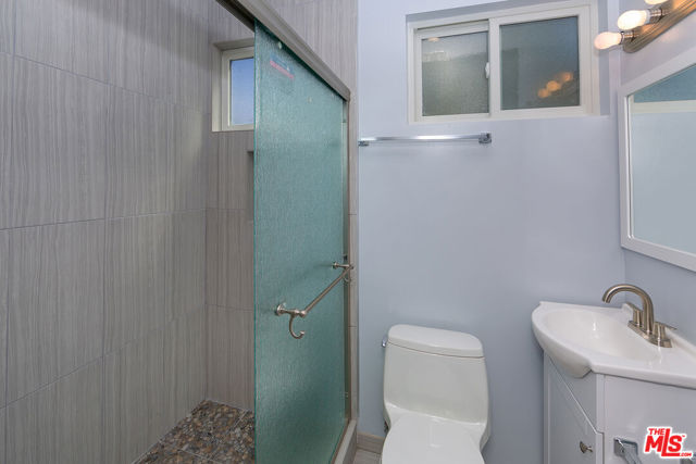 13659 Magnolia Boulevard, Sherman Oaks CA: https://media.crmls.org/mediaz/dca198db-dca6-4db5-9a13-ab4c31fa5ce6.jpg