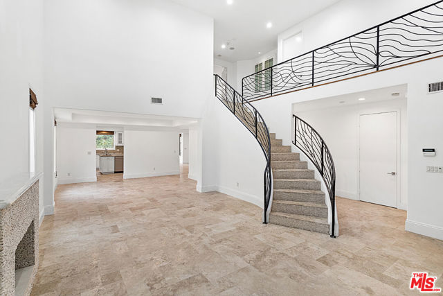 4510 Tyrone Avenue, Sherman Oaks CA: https://media.crmls.org/mediaz/dca1d285-9b27-472f-b953-4b775eeec248.jpg