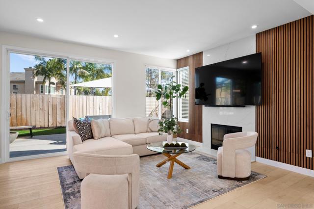 12109 Via San Loreno, San Diego CA: https://media.crmls.org/mediaz/dca1d3c5-f651-4b2a-bfff-0463ff521d69.jpg