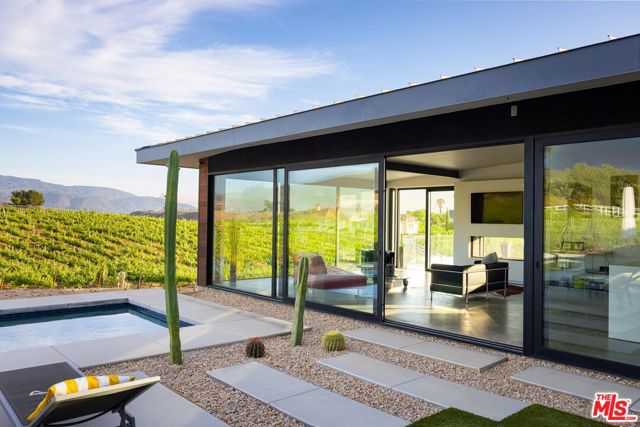 36453 Via El Pais Bonita, Temecula CA: https://media.crmls.org/mediaz/dca285ed-e578-4ecd-9851-a374eba20c99.jpg