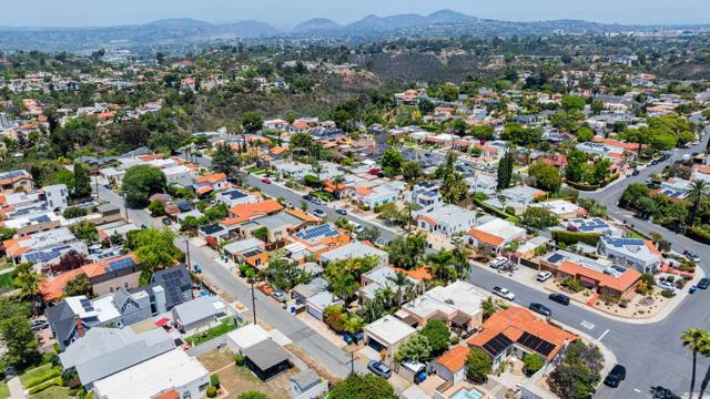 4826 Biona Dr, San Diego CA: https://media.crmls.org/mediaz/dca28ee8-12c3-496e-9be5-12a60f62fc3a.jpg