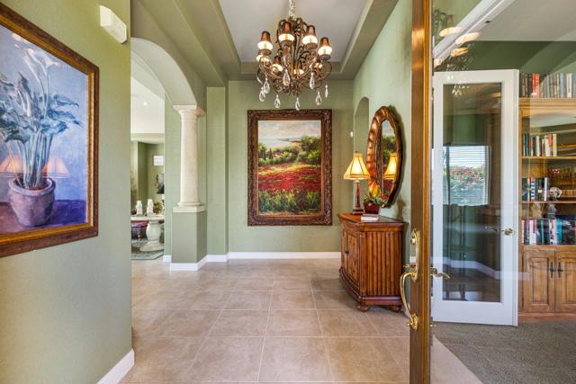 61 Via Las Flores, Rancho Mirage CA: https://media.crmls.org/mediaz/dca3771b-123e-47dc-b52a-815aea4c343a.jpg