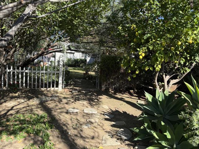 4151 Homewood Court, Riverside CA: https://media.crmls.org/mediaz/dca382ee-9776-4772-b934-c4b69b6504eb.jpg