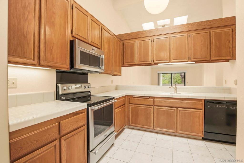 17940 Avenida Alozdra - photo 18