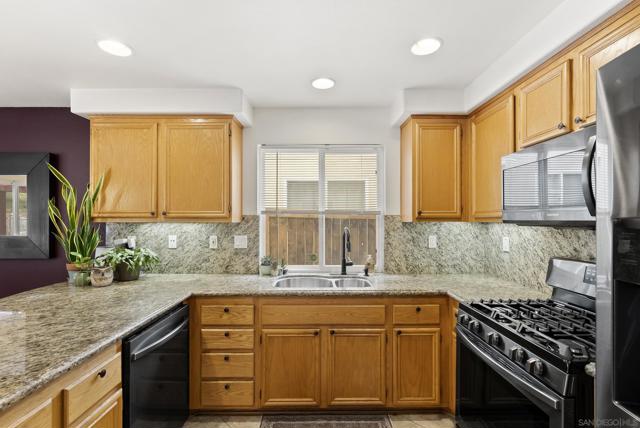 5562 Vista San Simeon, San Diego CA: https://media.crmls.org/mediaz/dca3b713-08b3-4c13-ac81-050bafa4c085.jpg