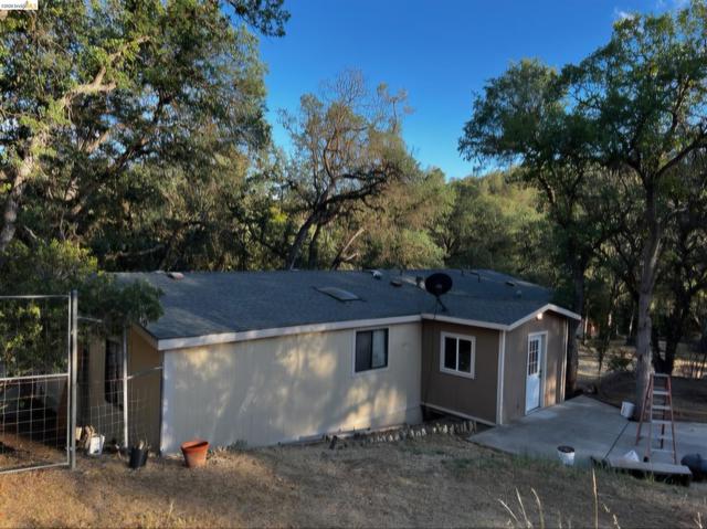 16612 Stagecoach Rd, Corning CA: https://media.crmls.org/mediaz/dca3d246-fa5d-4c16-b375-ff64de09654d.jpg