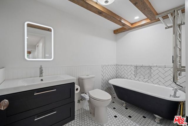 2116 3rd Street, Santa Monica CA: https://media.crmls.org/mediaz/dca4169a-c1fd-4ede-beeb-32207a8bb2fd.jpg