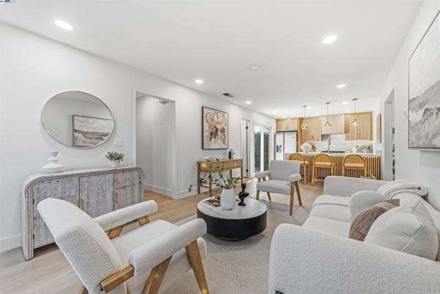 3790 Ruskin Pl, Fremont CA: https://media.crmls.org/mediaz/dca419a5-d882-4166-bd74-2b37f862b56b.jpg